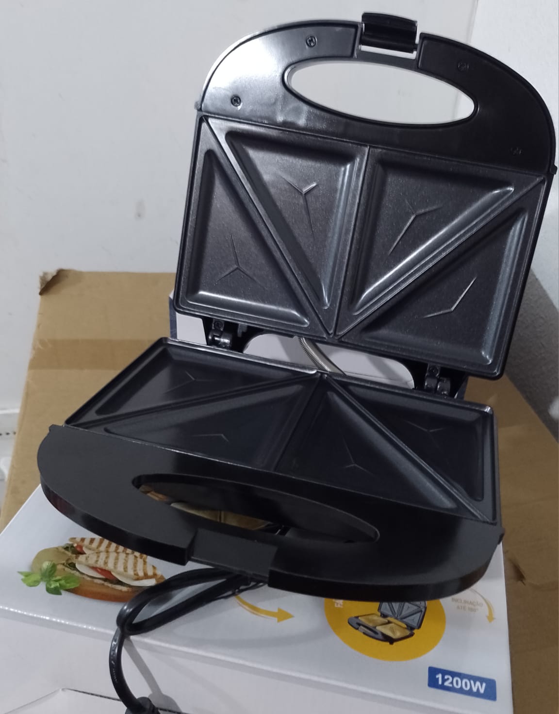 Sandwichera Eléctrica 2 Panes 1200W